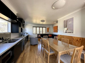 Cape Cod Chalet, alpine-getaways